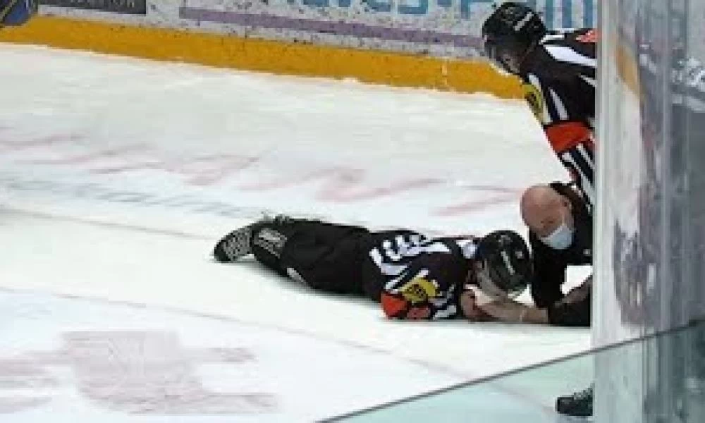 Διαιτητής έχασε επτά δόντια εν ώρα αγώνα